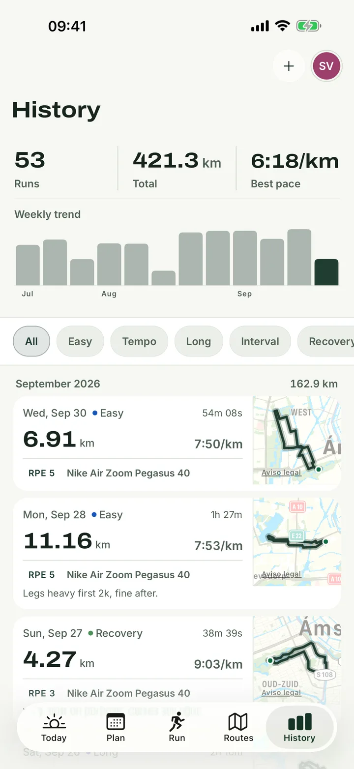 Run history in the Runapt app: 53 runs, weekly trend and recent runs